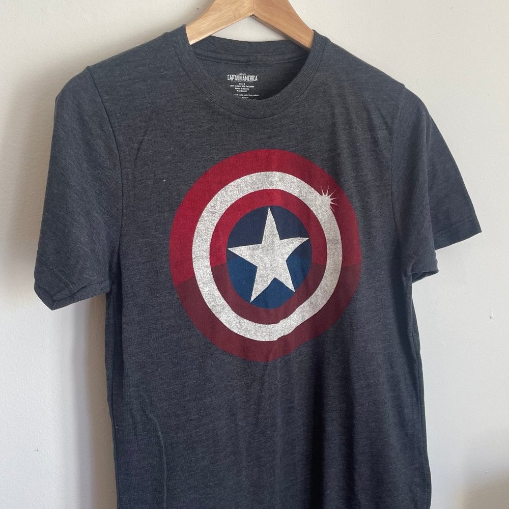 Captain America tee